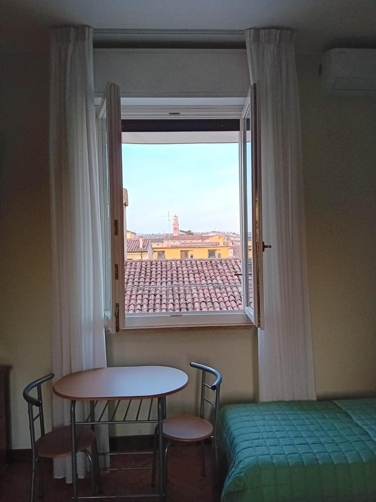 B&B Califano- 2 Leoni 维罗纳 外观 照片