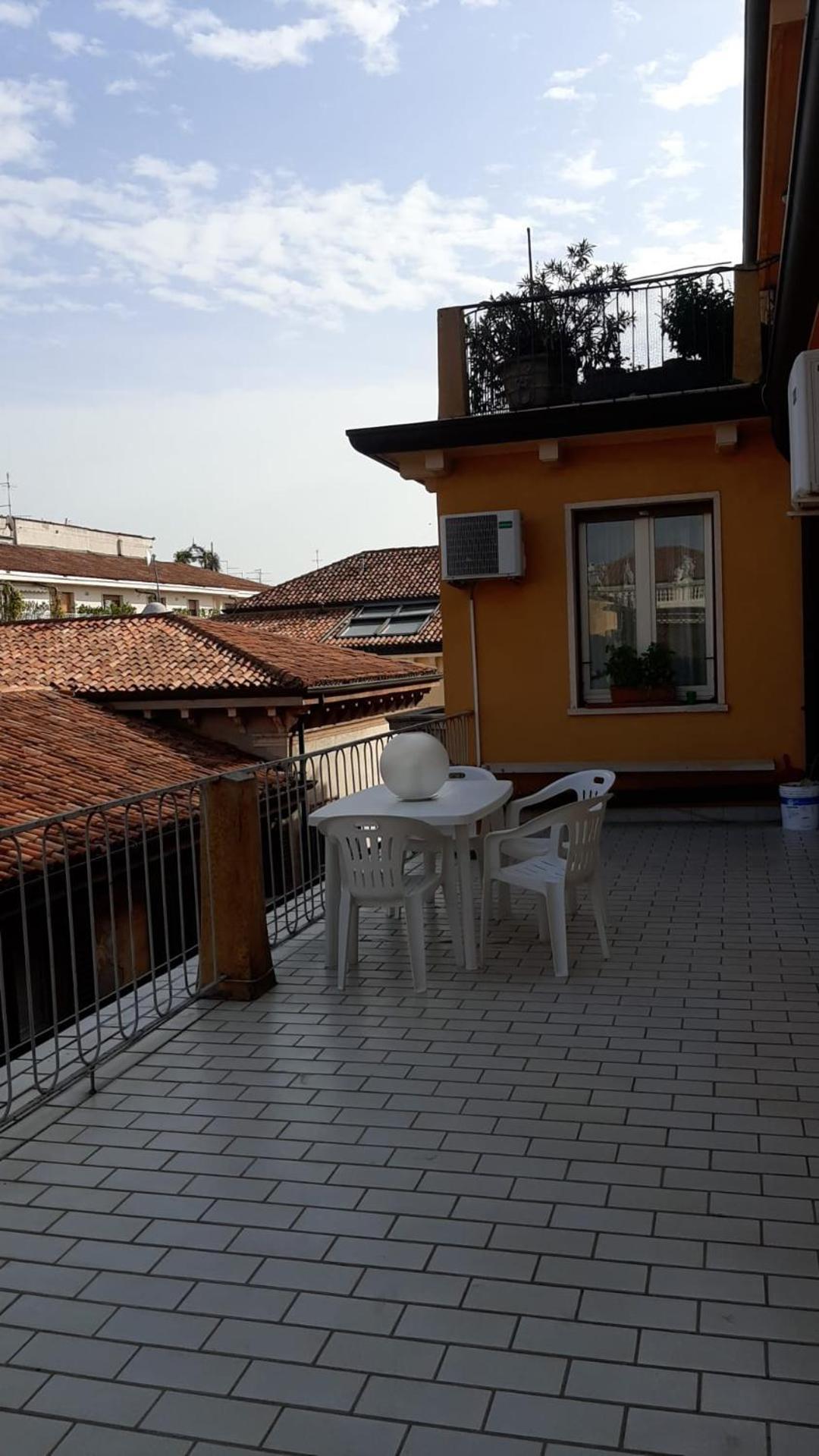 B&B Califano- 2 Leoni 维罗纳 外观 照片